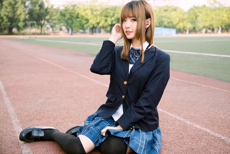 被退衣服中有耳机,衣服上带耳机